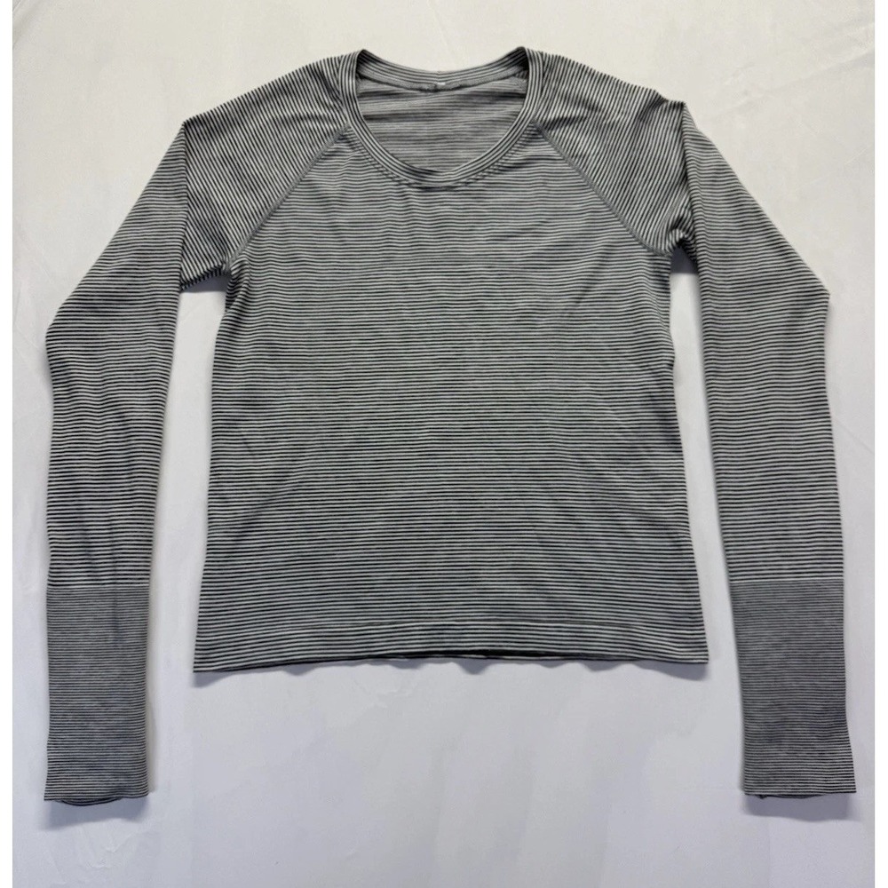 Lululemon Energy Creates Energy Gray stripe Long Sleeve Shirt Size 8 running gym
